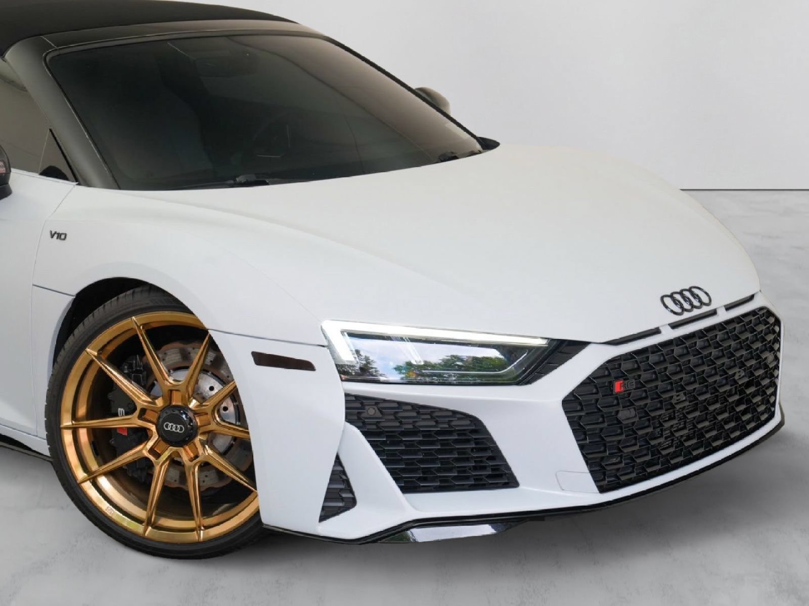 Used 2020 Audi R8 V10 w/ Carbon Exterior Package AWD/4WD image 2