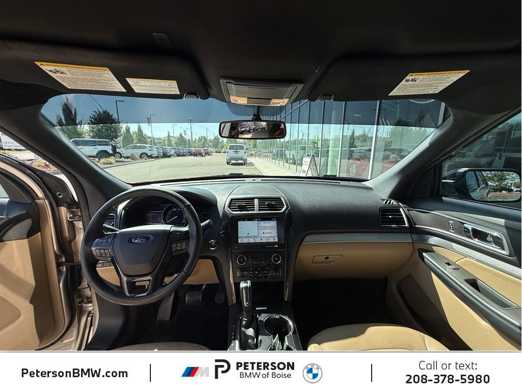 Used 2017 Ford Explorer XLT w/ Equipment Group 202A AWD/4WD image 20