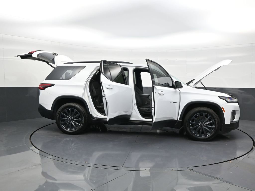 Used 2022 Chevrolet Traverse RS FWD image 29