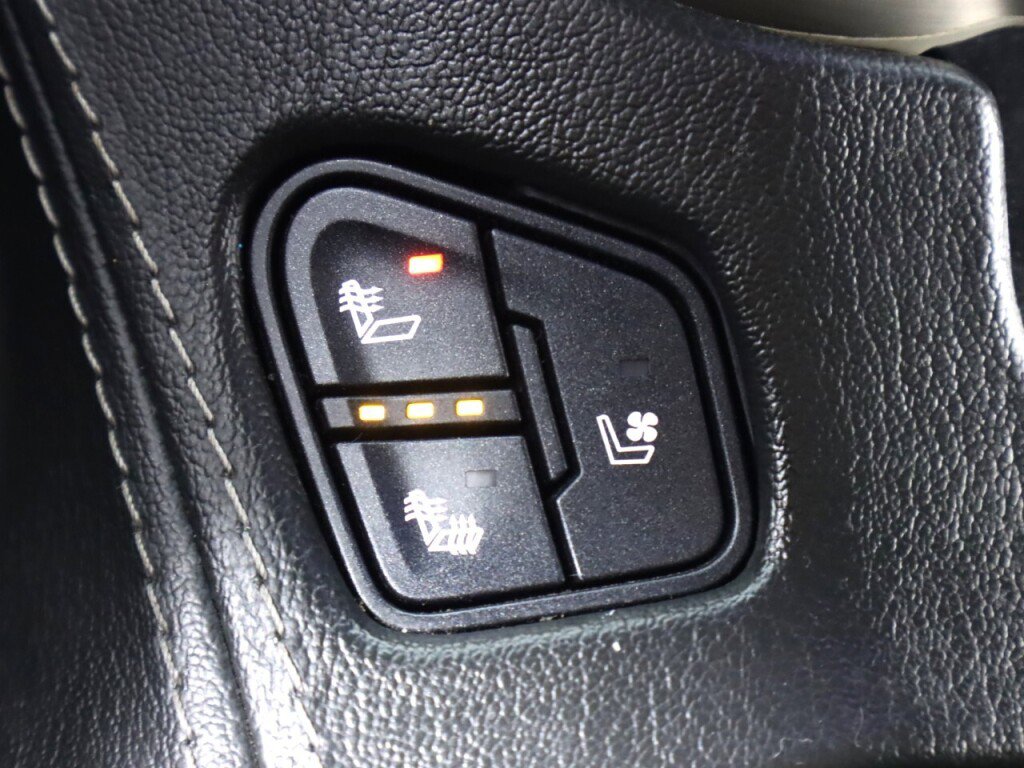 Used 2018 GMC Yukon XL Denali AWD/4WD image 26