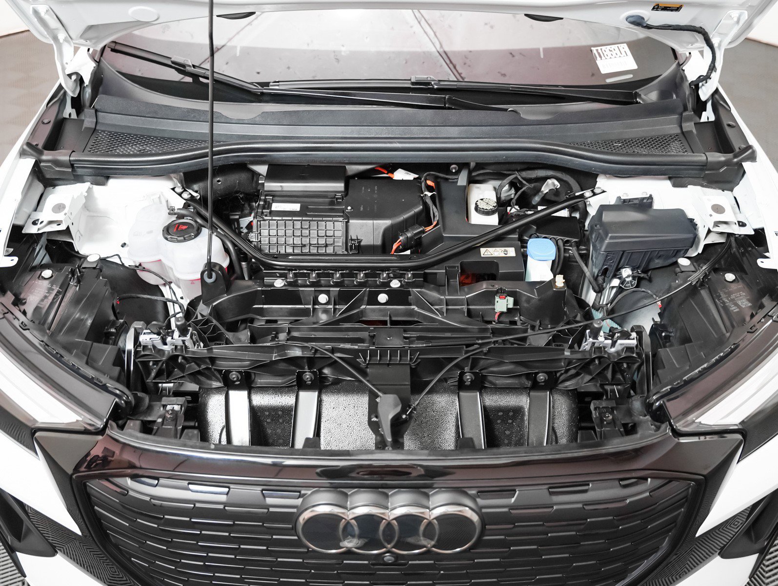 Certified 2024 Audi Q4 e-tron Premium Plus w/ Premium Plus image 4