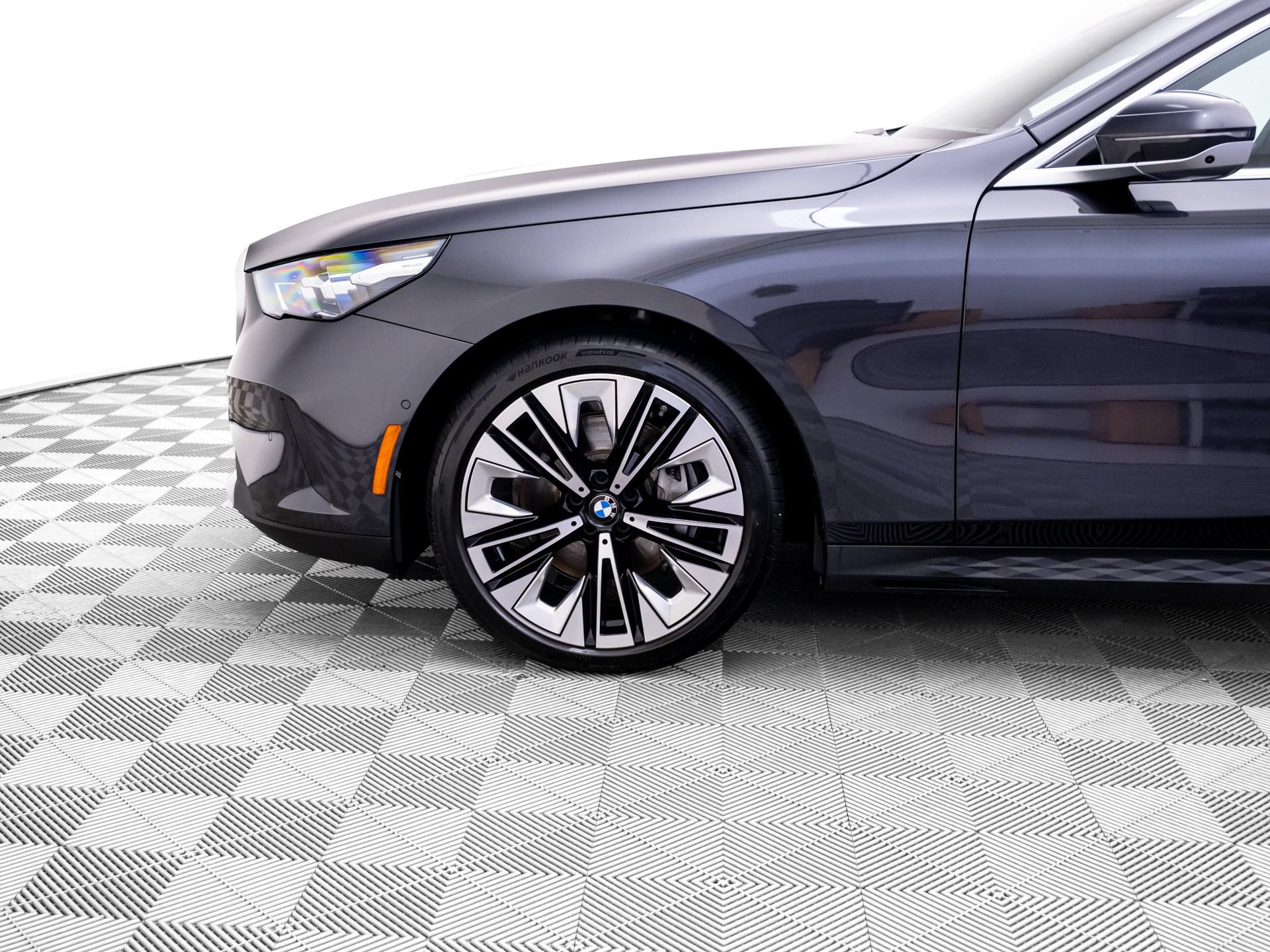 Certified 2026 BMW 540i xDrive AWD/4WD image 37