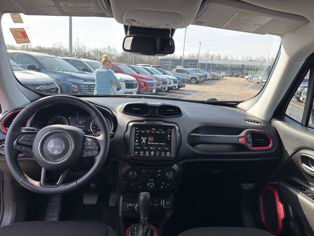 Used 2022 Jeep Renegade Trailhawk w/ Trailer Tow Group AWD/4WD image 28