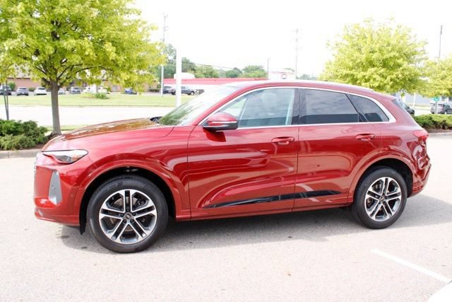 Used 2025 Audi Q5 Premium Plus w/ Premium Plus AWD/4WD image 10