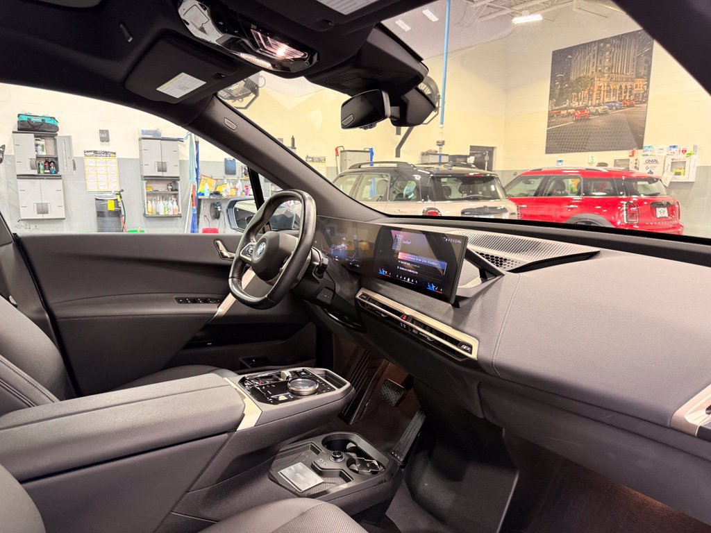 Used 2024 BMW iX xDrive50 w/ Sport Package AWD/4WD image 28