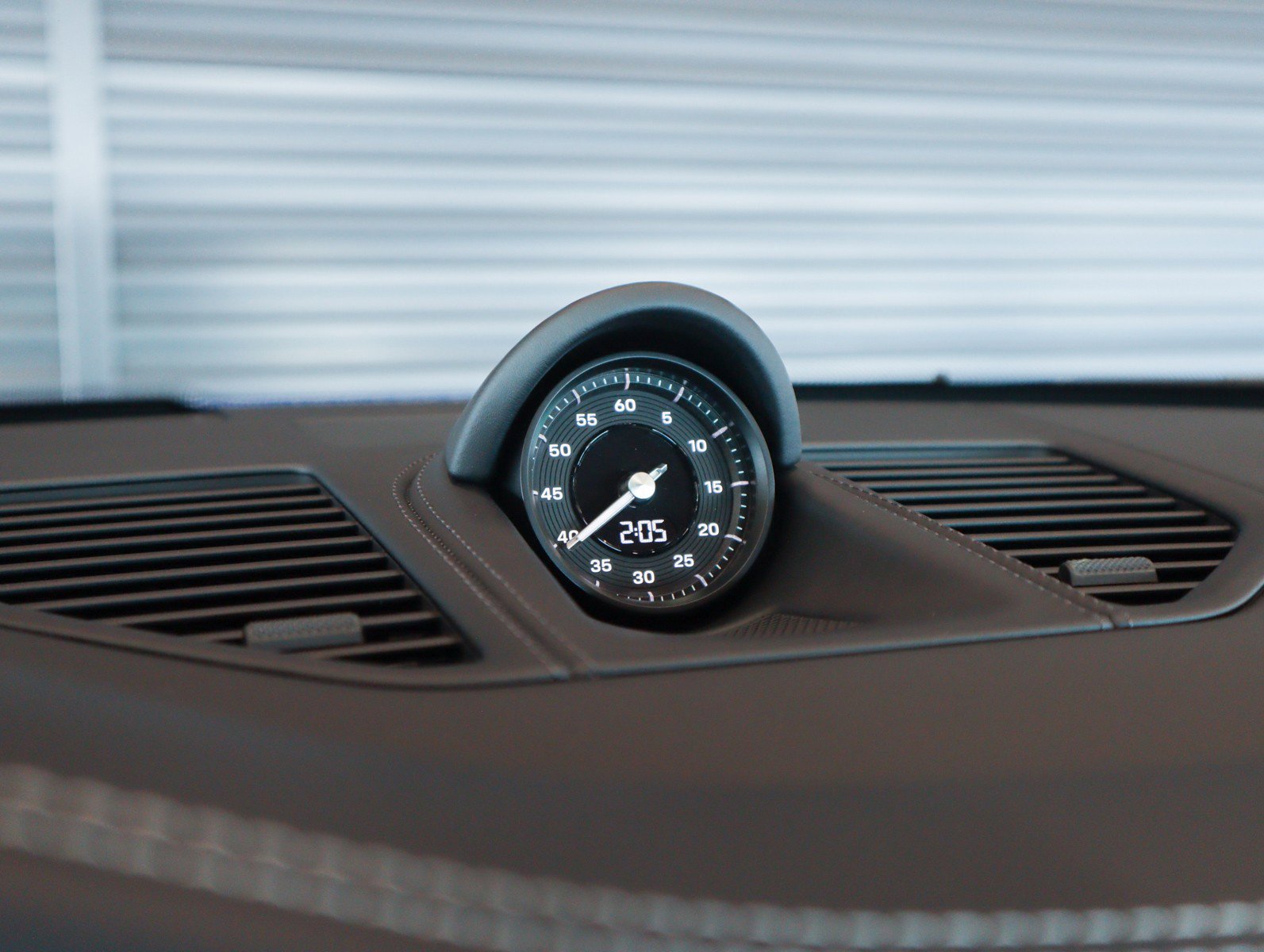 Certified 2025 Porsche 911 Carrera image 21