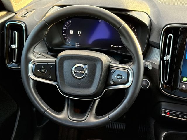 Used 2024 Volvo XC40 B5 Core AWD/4WD image 13