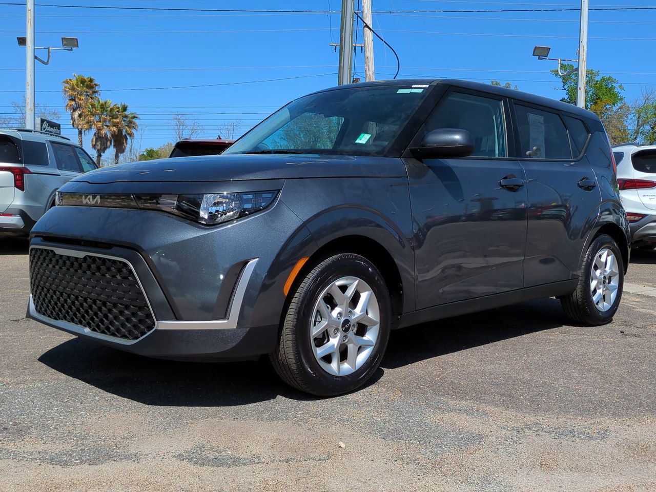 Certified 2025 Kia Soul LX image 2