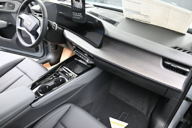 New 2026 Audi Q3 quattro 2.0T AWD/4WD image 13