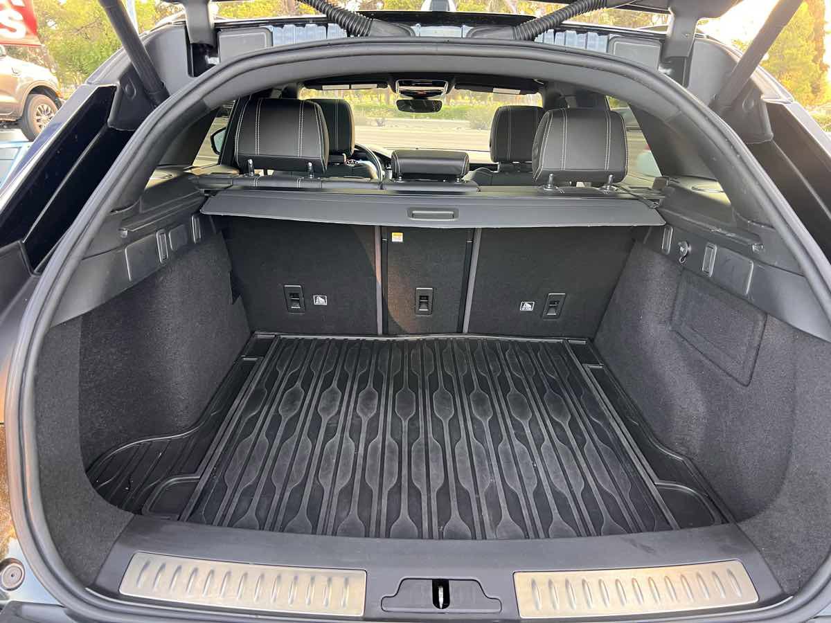 Used 2019 Land Rover Range Rover Velar R-Dynamic SE image 15