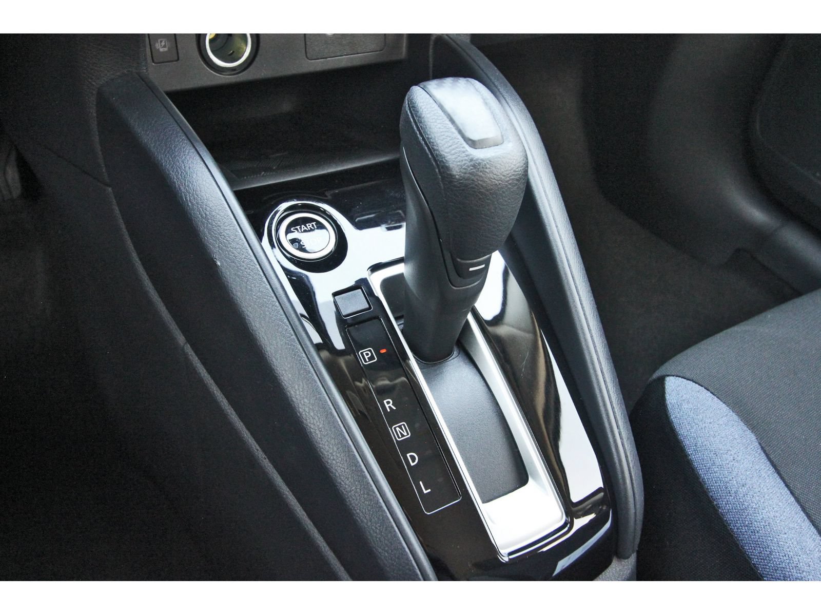 Certified 2025 Nissan Versa SV w/ Trunk Package FWD image 31