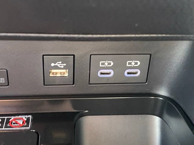 Used 2025 Toyota Camry SE AWD/4WD image 20