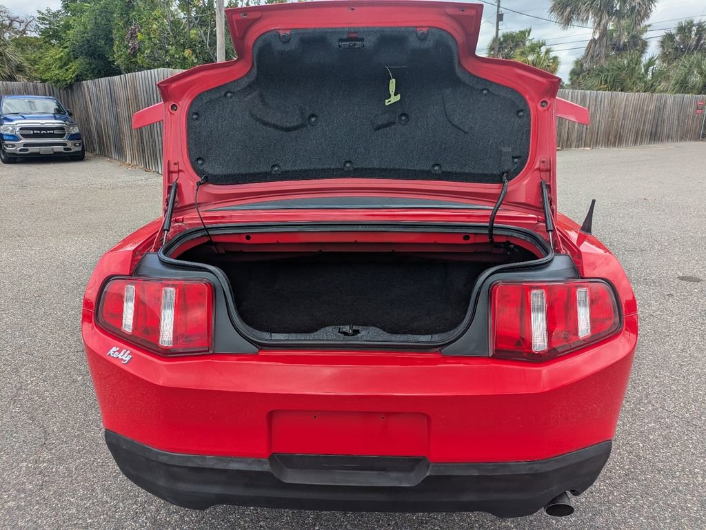 Used 2010 Ford Mustang Convertible RWD image 13