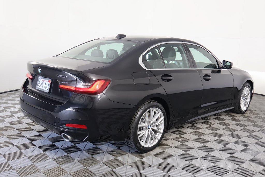 Used 2024 BMW 330i Sedan w/ Convenience Package RWD image 4