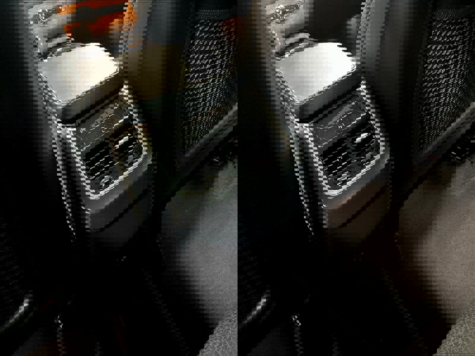 Used 2023 Volvo XC90 B6 Plus w/ Protection Package image 29