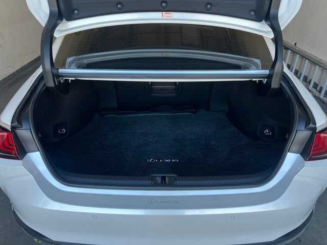 Used 2021 Lexus ES 300h w/ Accessory Package FWD image 18