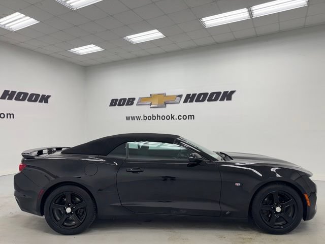 Used 2019 Chevrolet Camaro LT RWD image 4