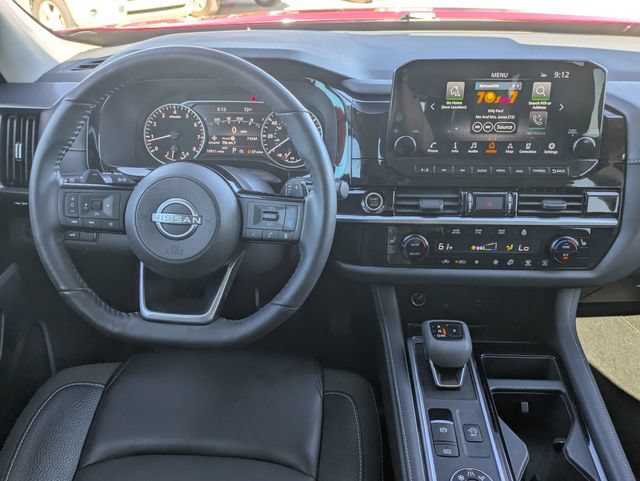Used 2024 Nissan Pathfinder SL AWD/4WD image 34