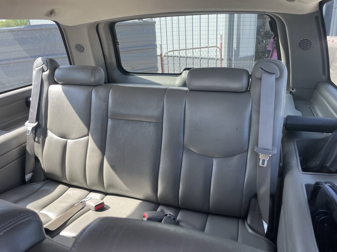 Used 2005 GMC Yukon XL SLT w/ SLT Preferred Equipment Group AWD/4WD image 12