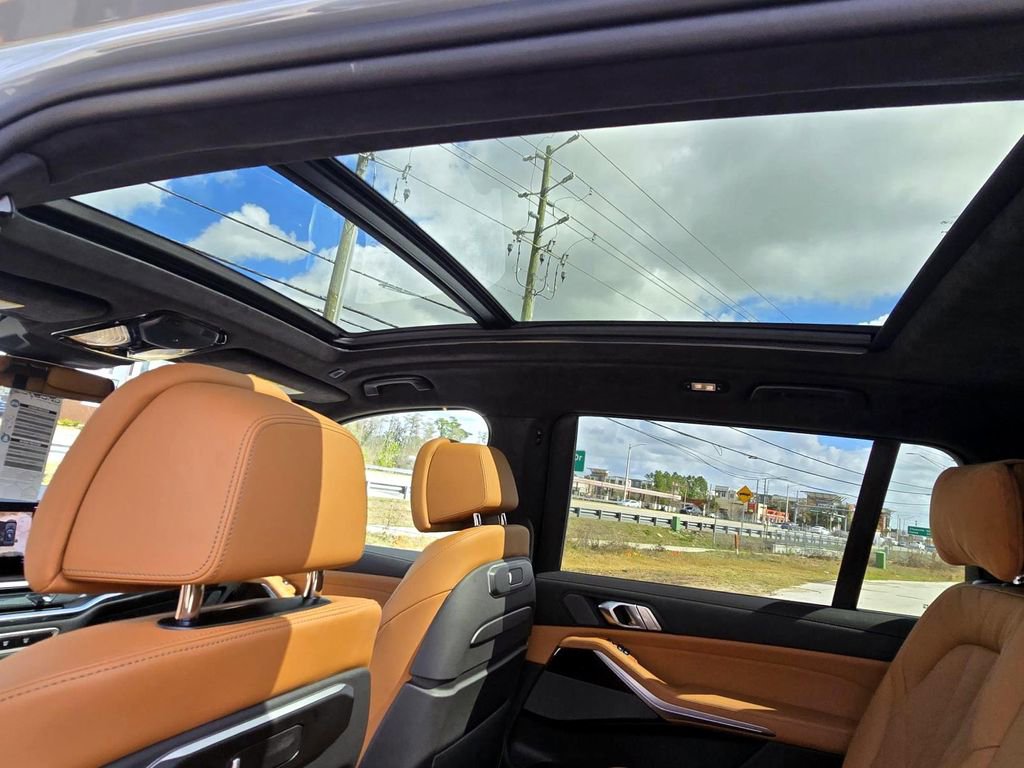 Used 2026 BMW X7 xDrive40i image 25