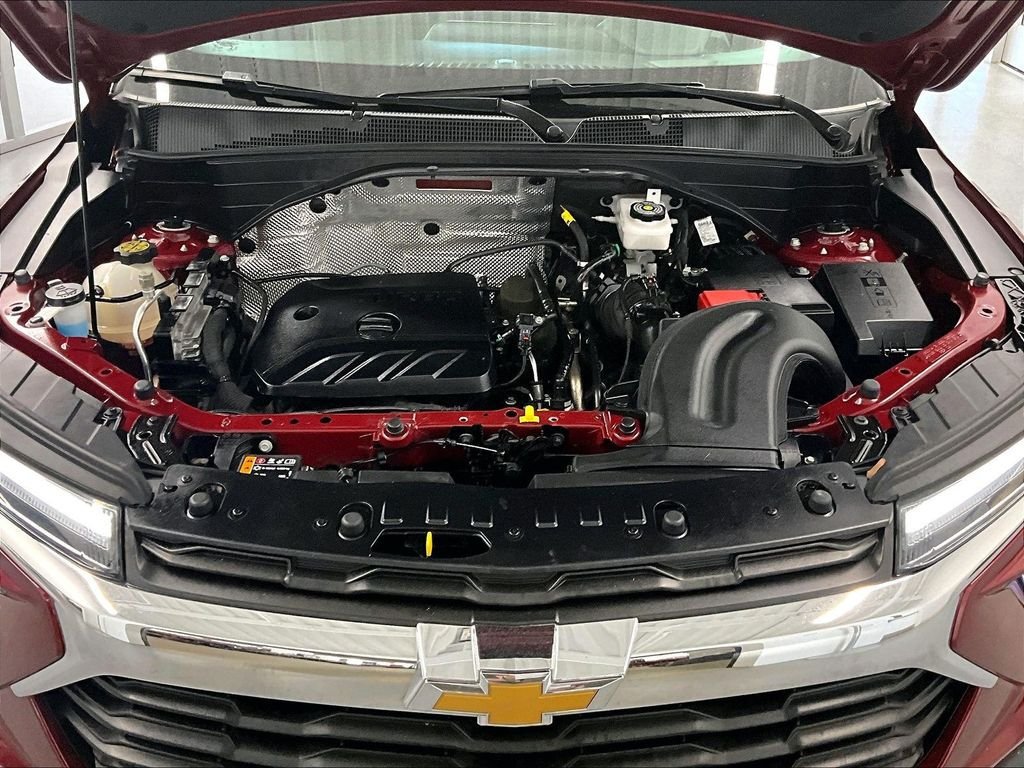 Used 2025 Chevrolet TrailBlazer LT AWD/4WD image 28