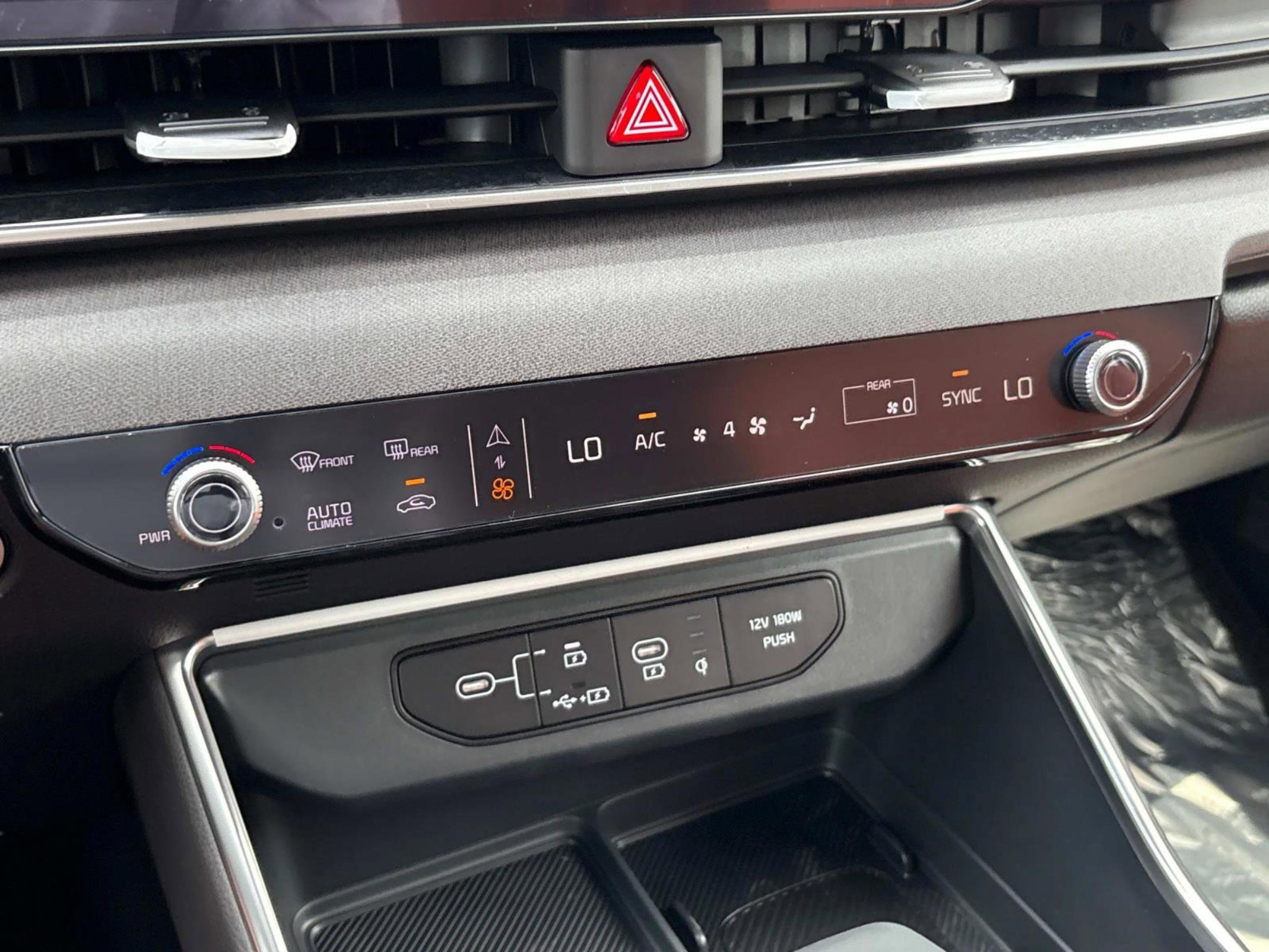 New 2026 Kia Carnival EX image 27