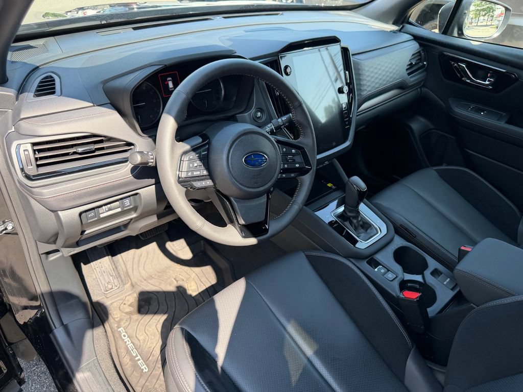 Used 2025 Subaru Forester Touring AWD/4WD image 15