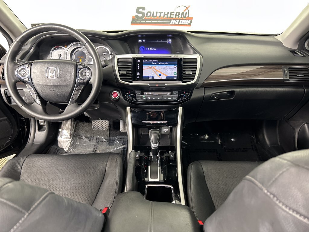 Used 2017 Honda Accord Touring image 17