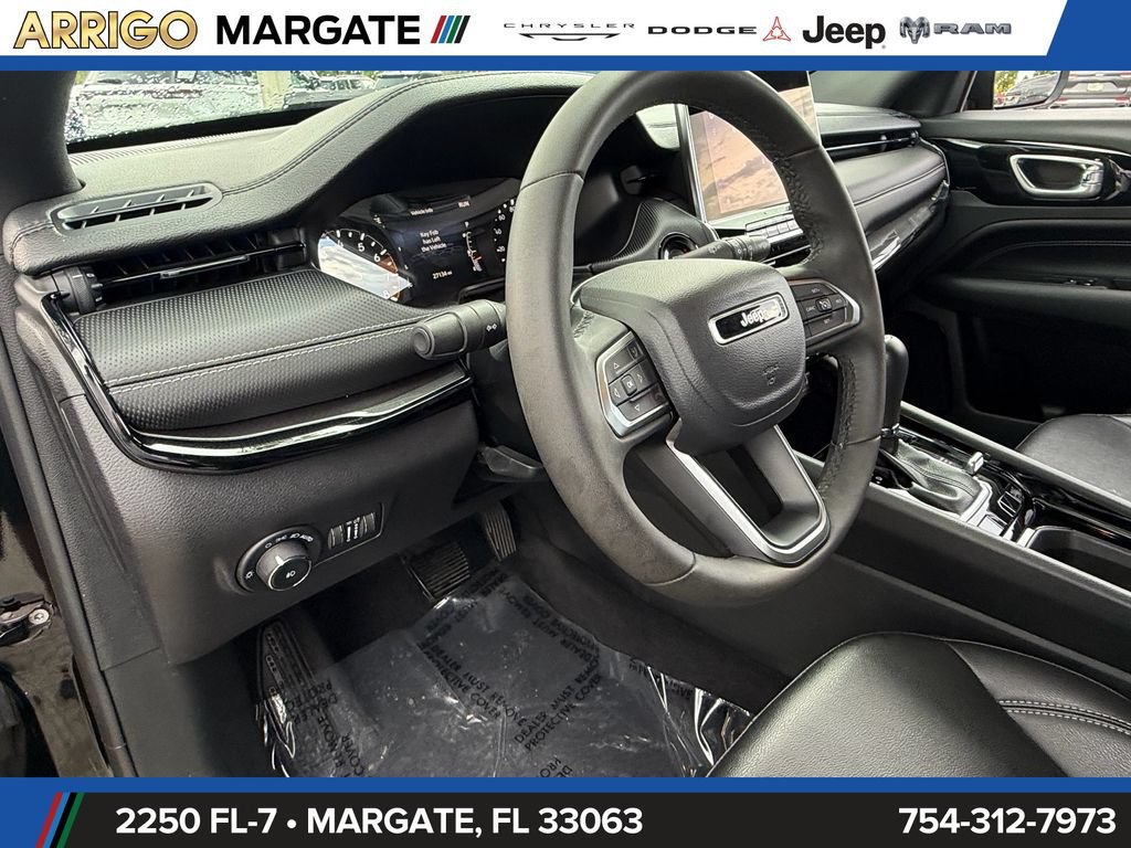 Used 2023 Jeep Compass Latitude AWD/4WD image 10