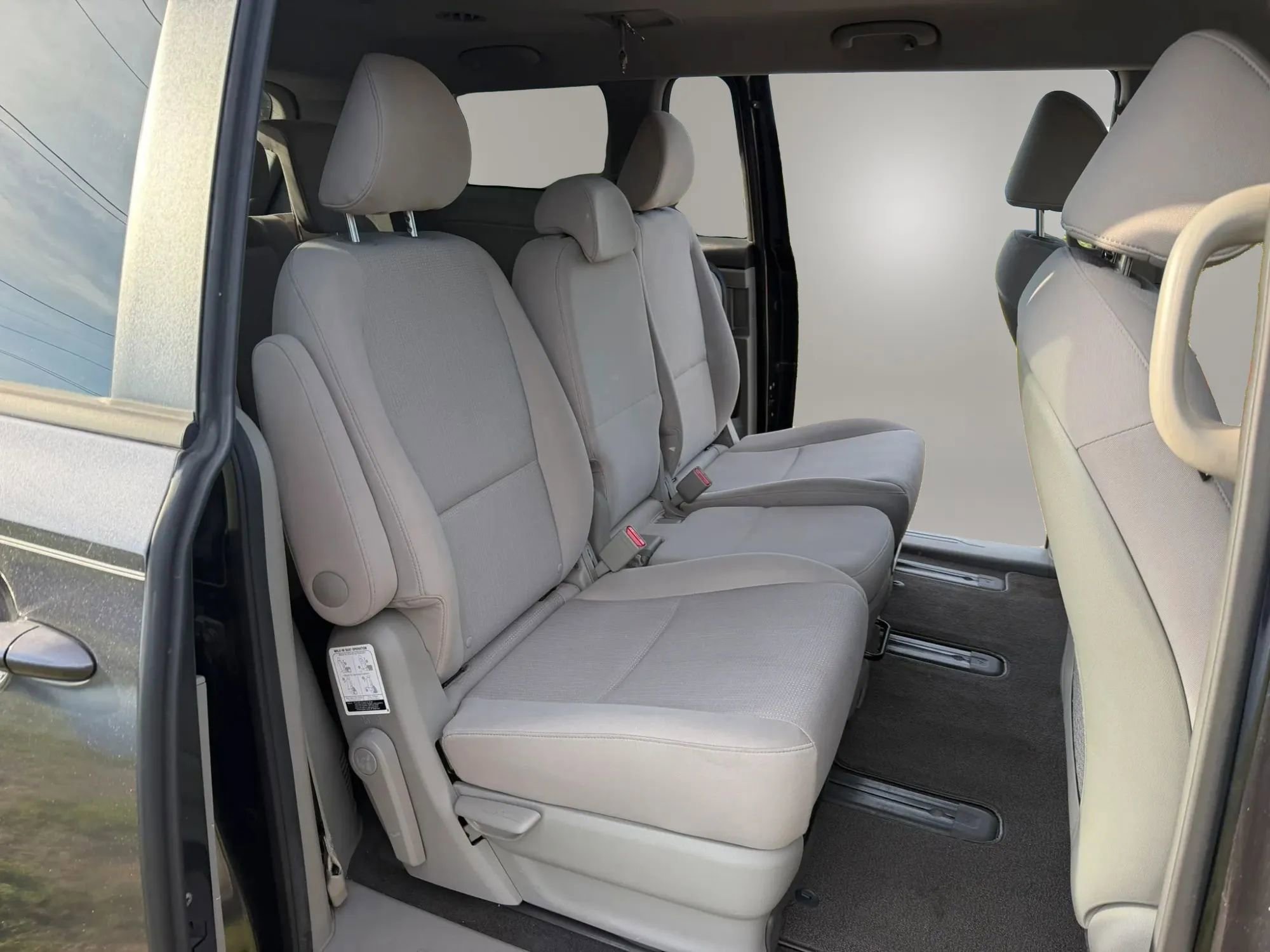 Used 2019 Kia Sedona LX image 16