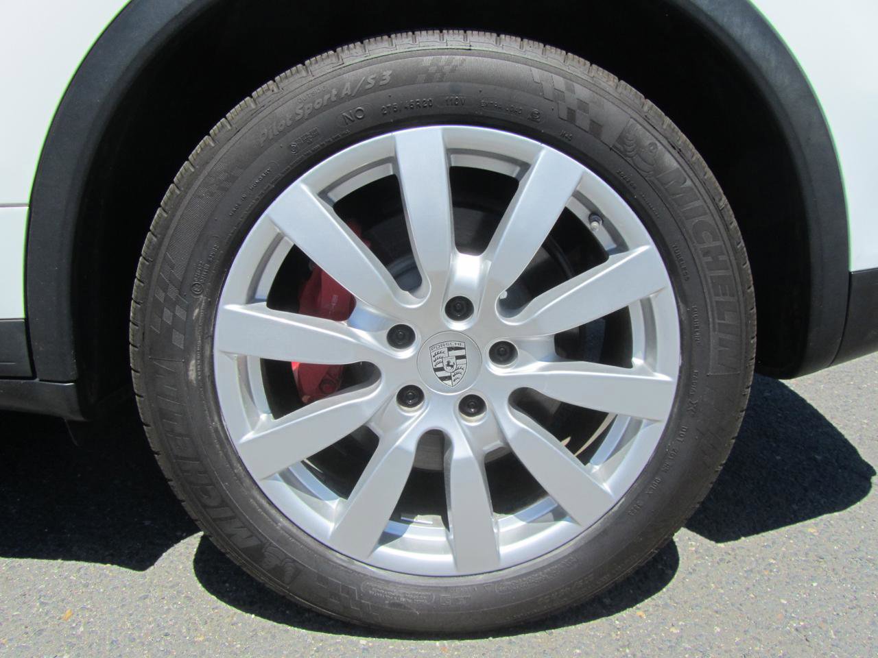 Used 2012 Porsche Cayenne Turbo AWD/4WD image 26