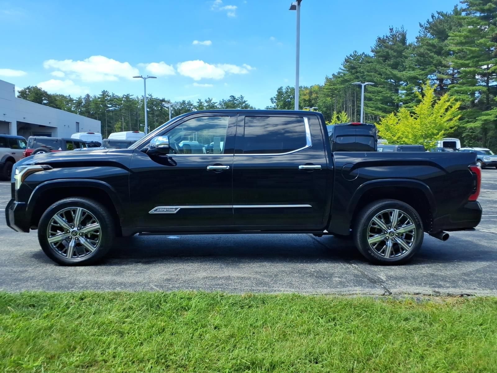 Used 2022 Toyota Tundra Capstone AWD/4WD image 6