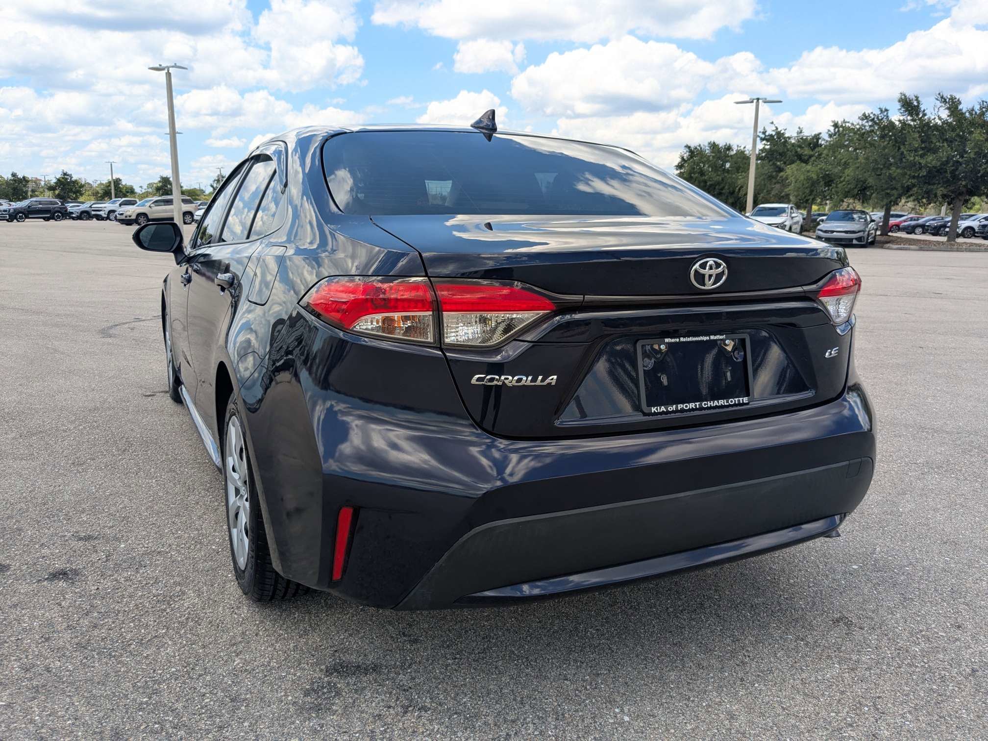 Used 2021 Toyota Corolla LE FWD image 7