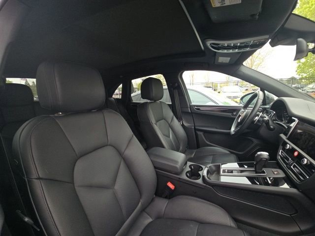 Used 2024 Porsche Macan image 17