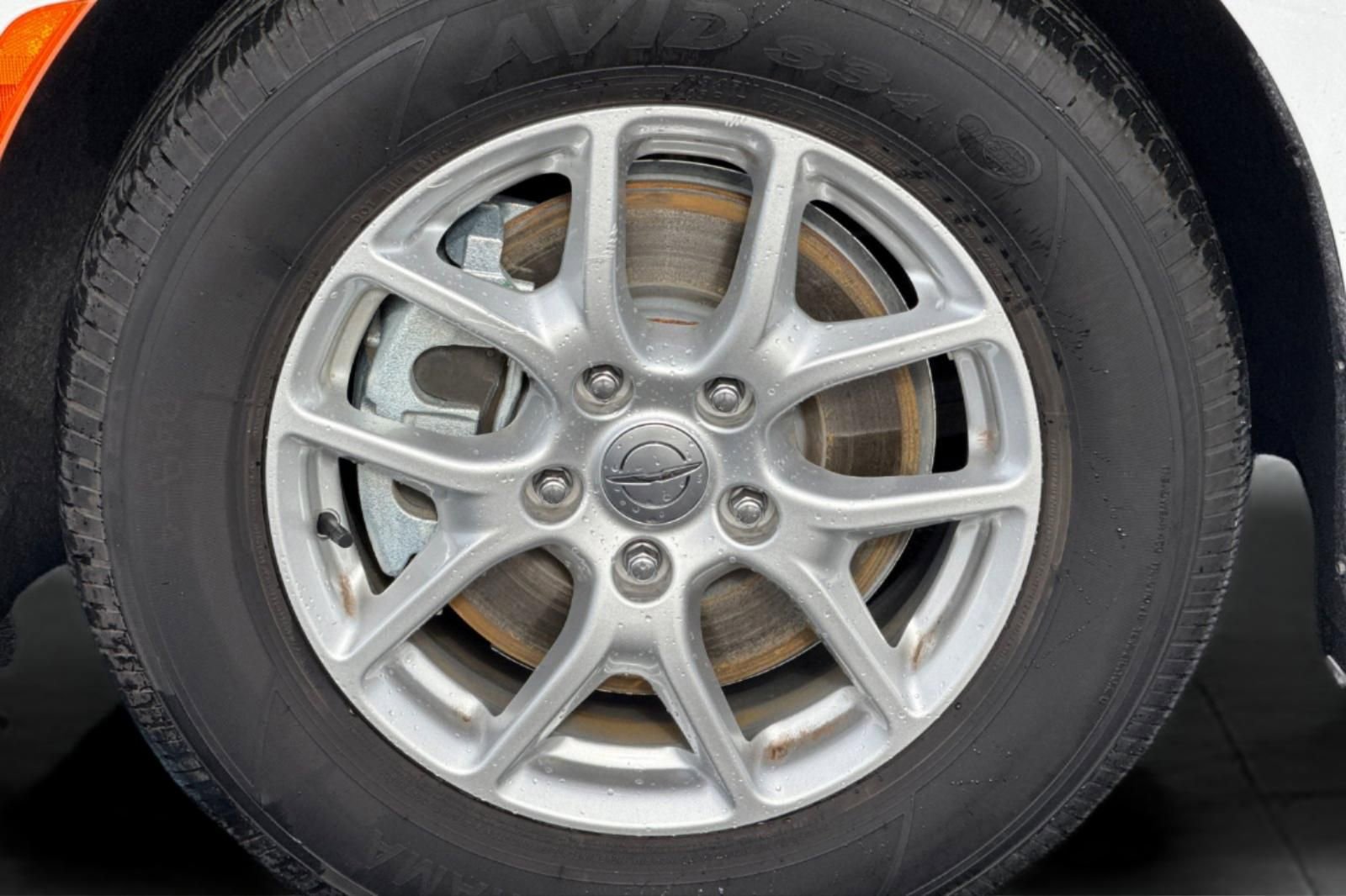 Used 2025 Chrysler Voyager LX image 26