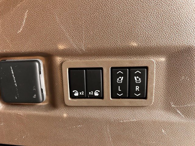 Used 2023 GMC Yukon Denali AWD/4WD image 22