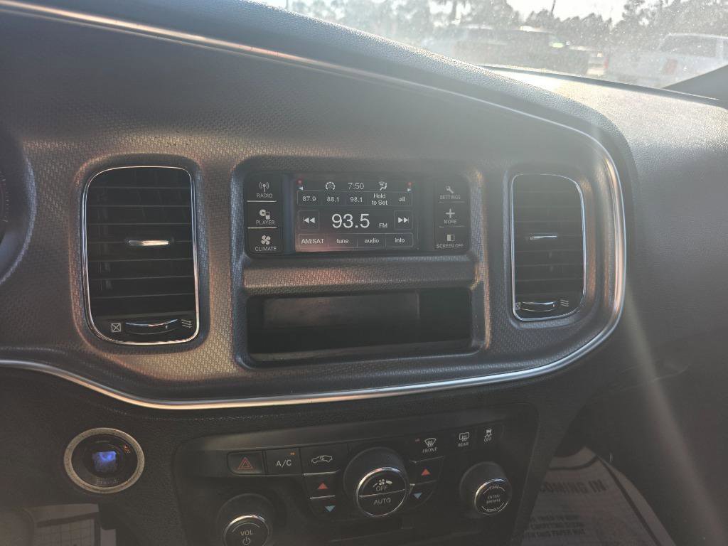 Used 2013 Dodge Charger SE RWD image 15