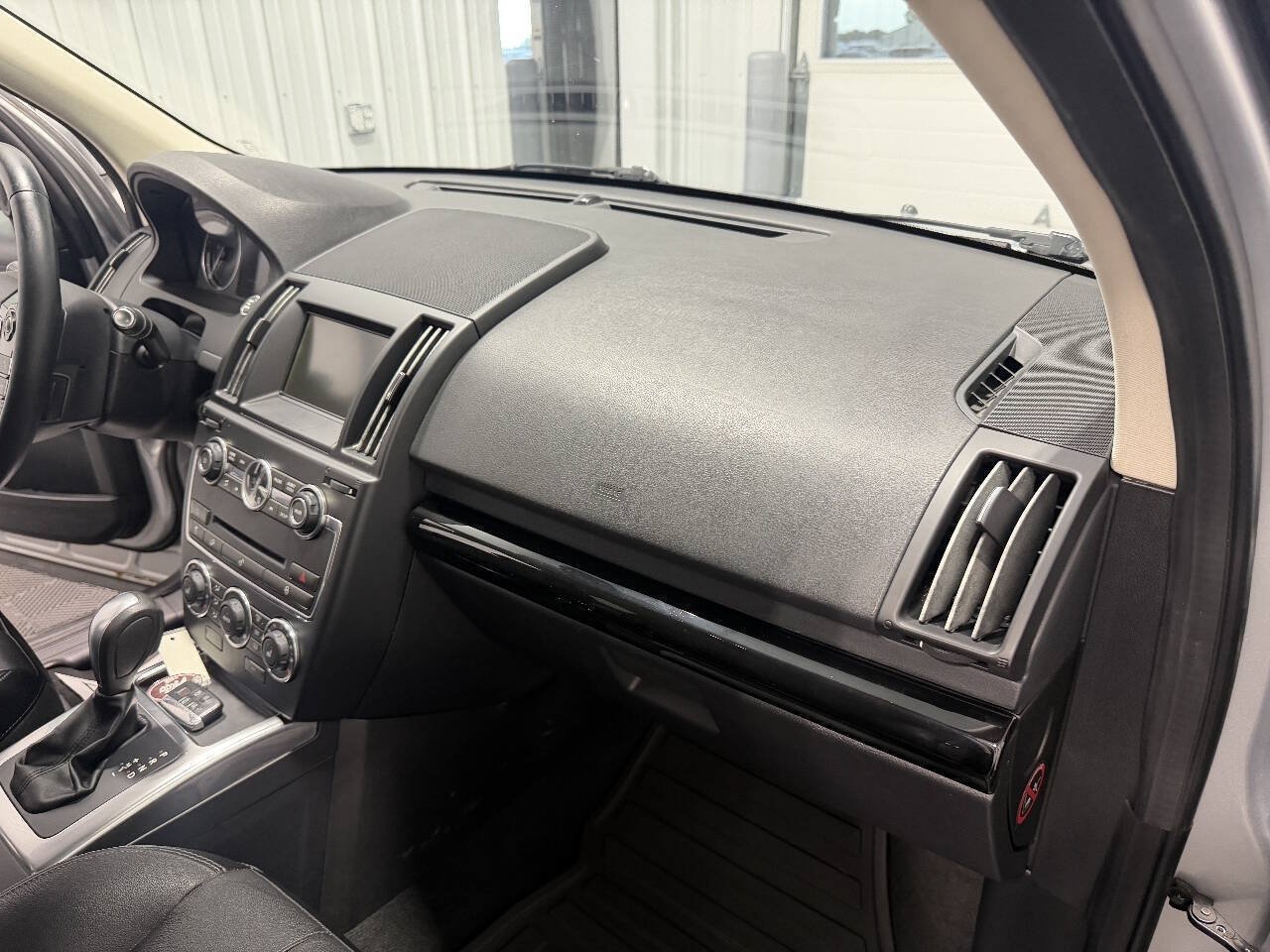 Used 2013 Land Rover LR2 HSE AWD/4WD image 12
