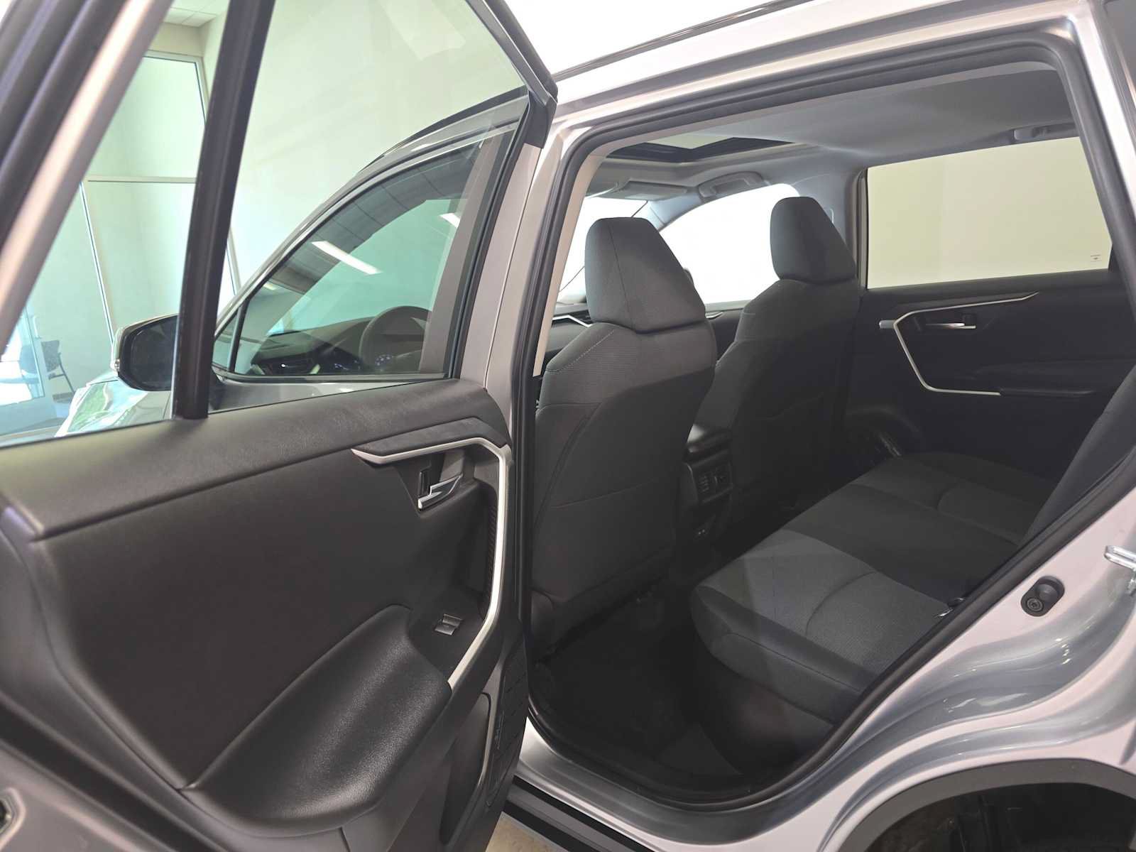 Certified 2022 Toyota RAV4 XLE w/ Convenience Package AWD/4WD image 25
