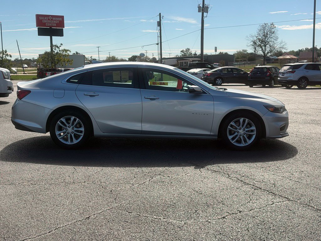 Used 2018 Chevrolet Malibu LT FWD image 4