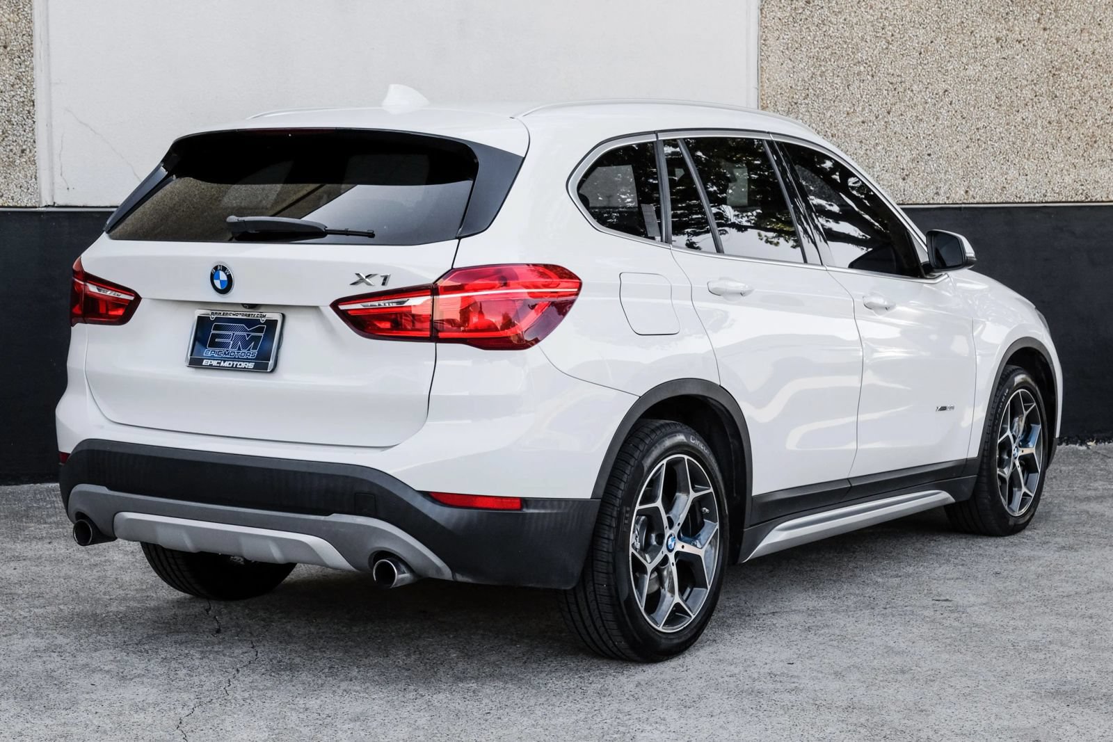 Used 2018 BMW X1 xDrive28i AWD/4WD image 9