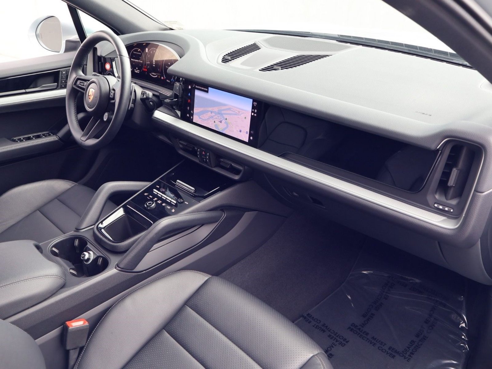 Certified 2025 Porsche Cayenne AWD/4WD image 24