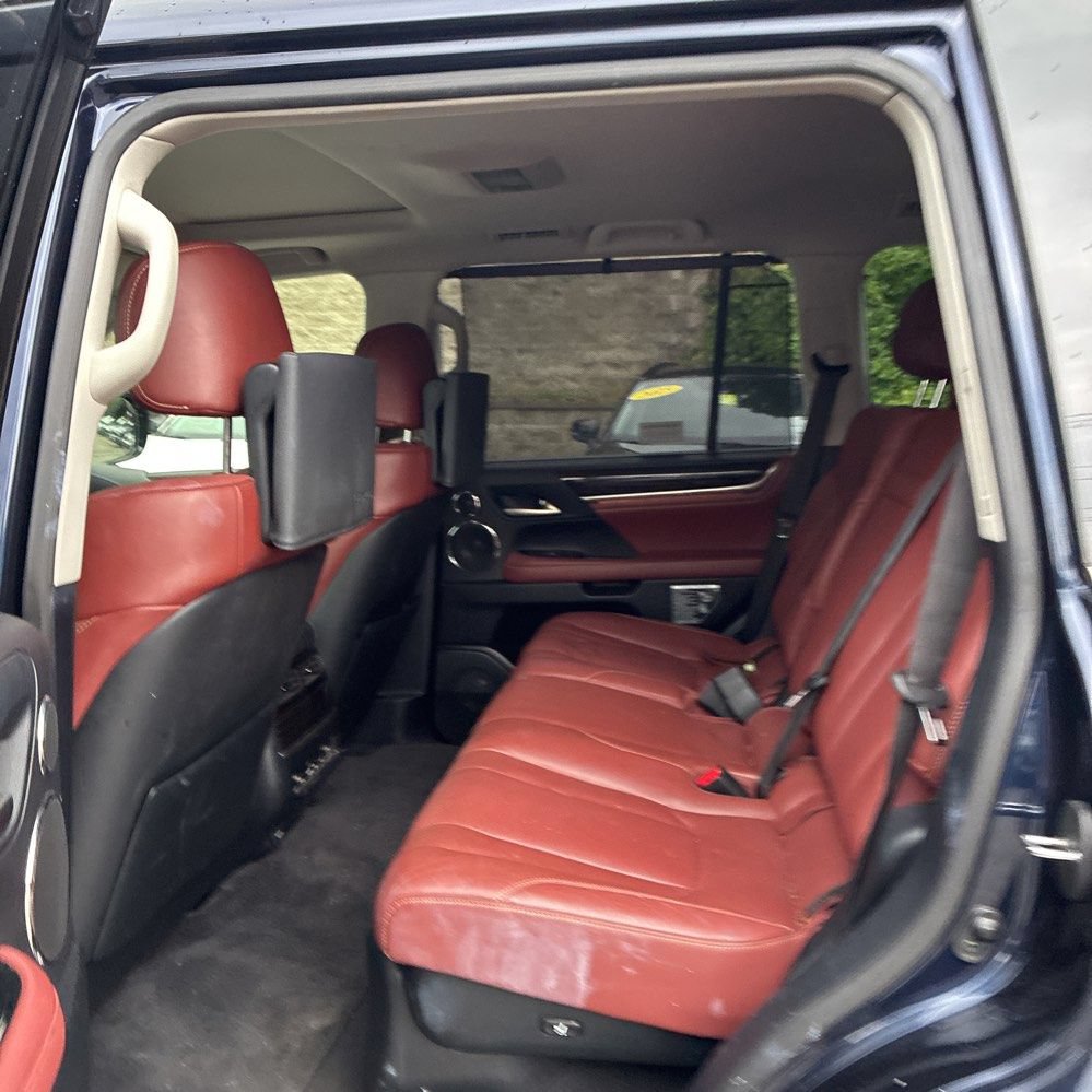 Used 2019 Lexus LX 570 4WD w/ Luxury Package image 13