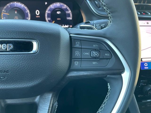 Used 2025 Jeep Grand Cherokee L Limited image 17