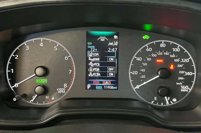 Used 2024 Toyota Corolla Cross AWD Hybrid w/ Moonroof Package image 27