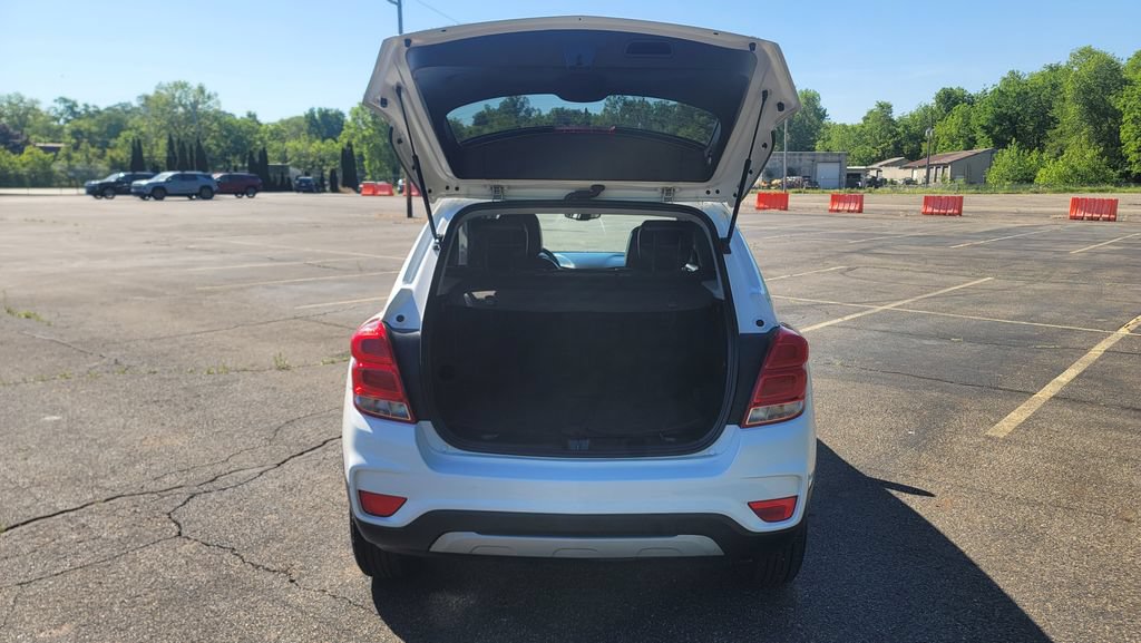 Used 2019 Chevrolet Trax LT w/ LT Convenience Package AWD/4WD image 11