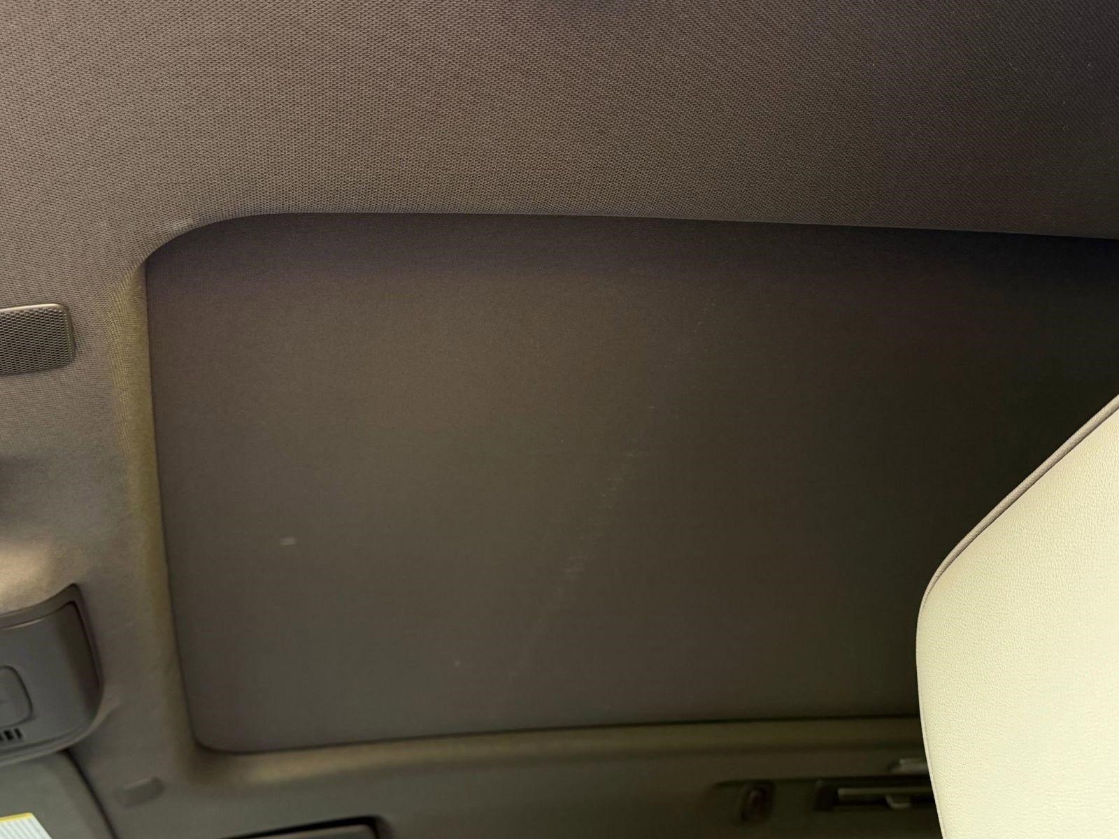 Used 2021 GMC Yukon XL SLT w/ Rear Media and Nav Package image 15