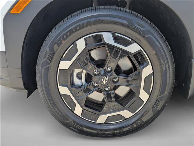 Used 2026 Hyundai Santa Fe SE FWD image 9