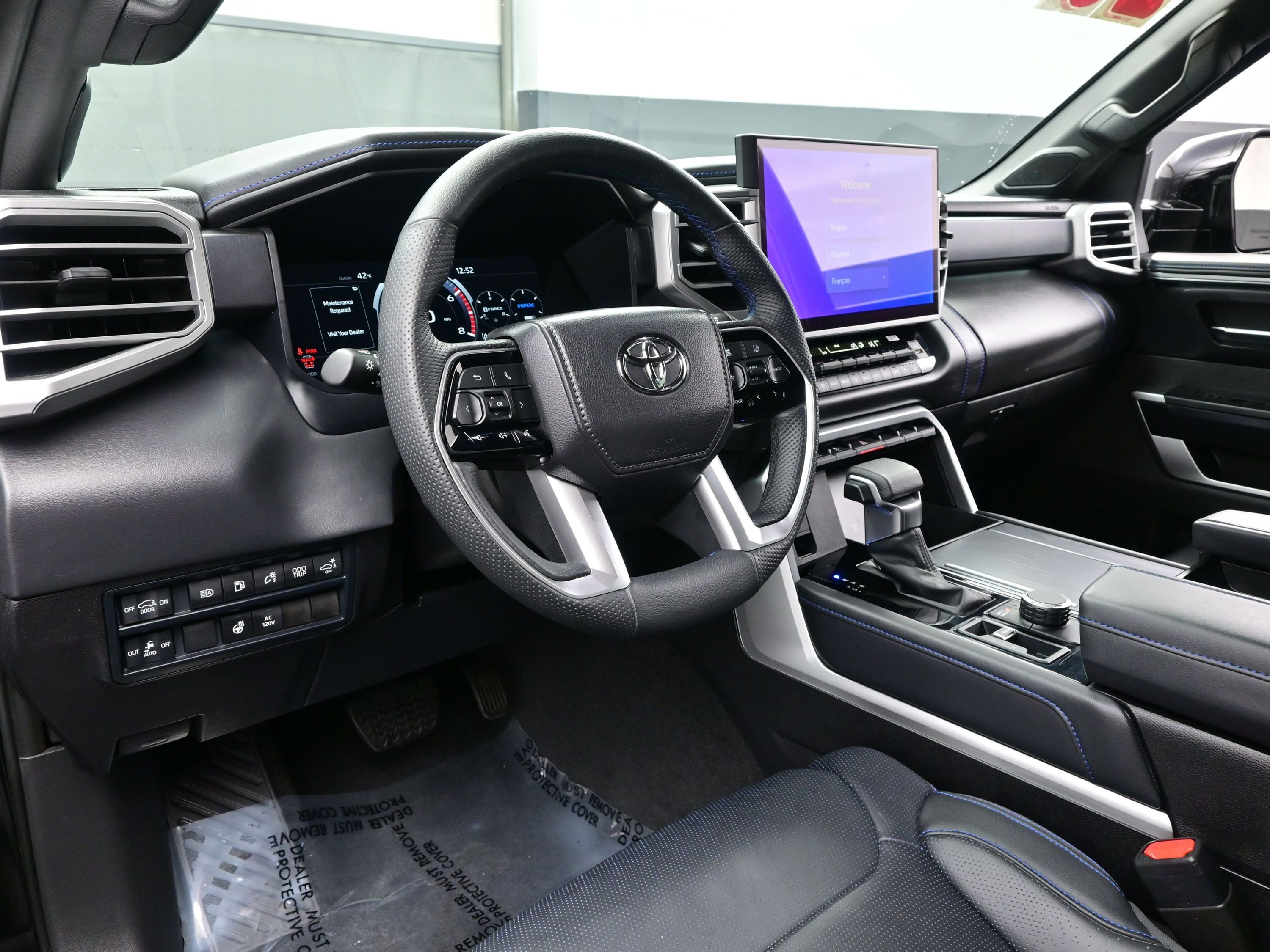 Used 2025 Toyota Sequoia Platinum image 14