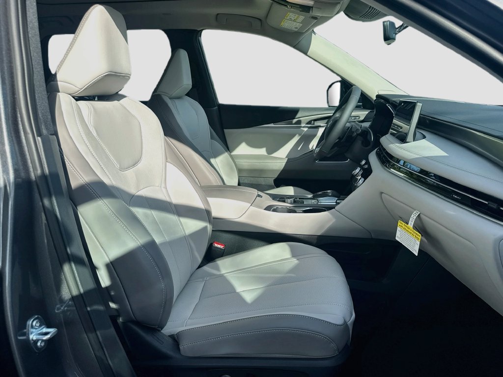 New 2027 INFINITI QX60 Luxe w/ Cargo Package FWD image 32